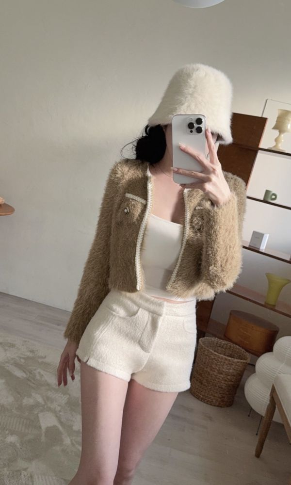 現貨 – 小香風海馬毛滾邊外套 