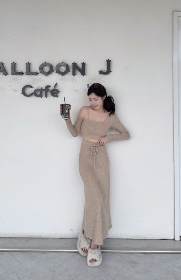 現貨 – 獨家設計長裙套裝 