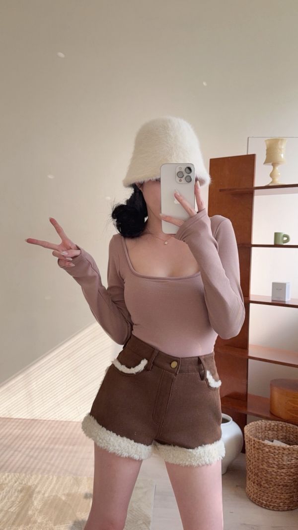 現貨 – 好身材方領發熱衣 