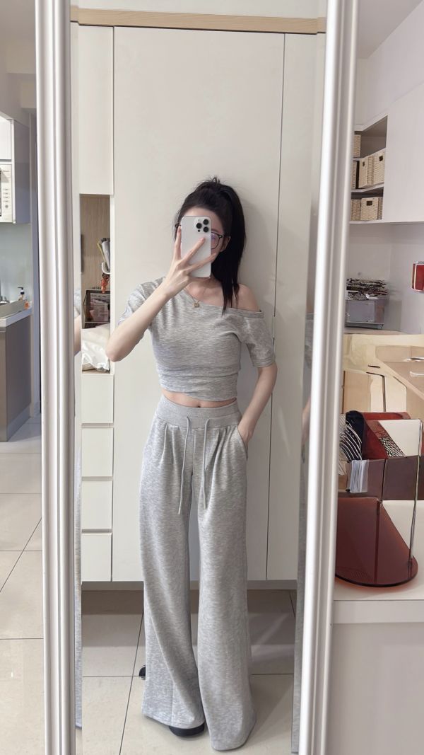 闆娘激推 x 慵懶斜肩套裝 