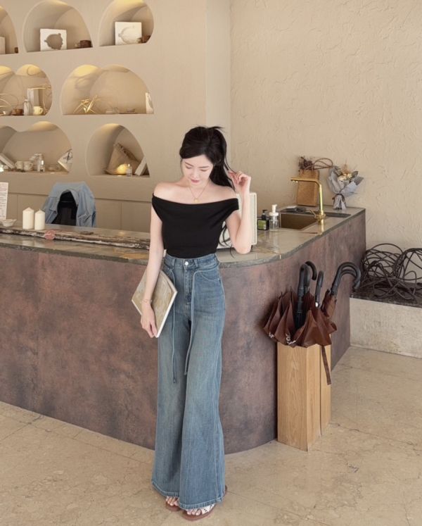 現貨 – 好身材垂領上衣 