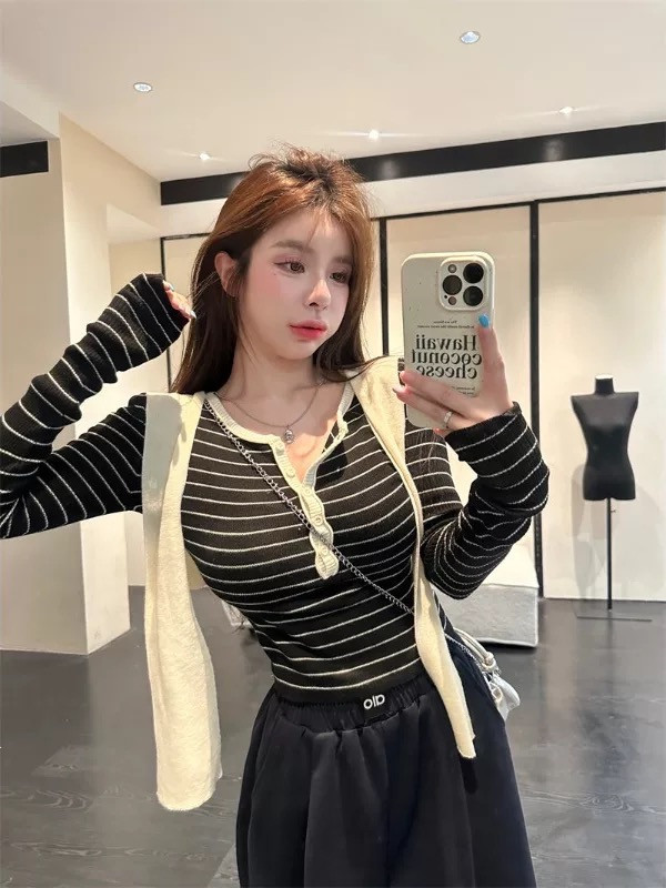 現貨 – 條紋披肩假兩件式上衣 