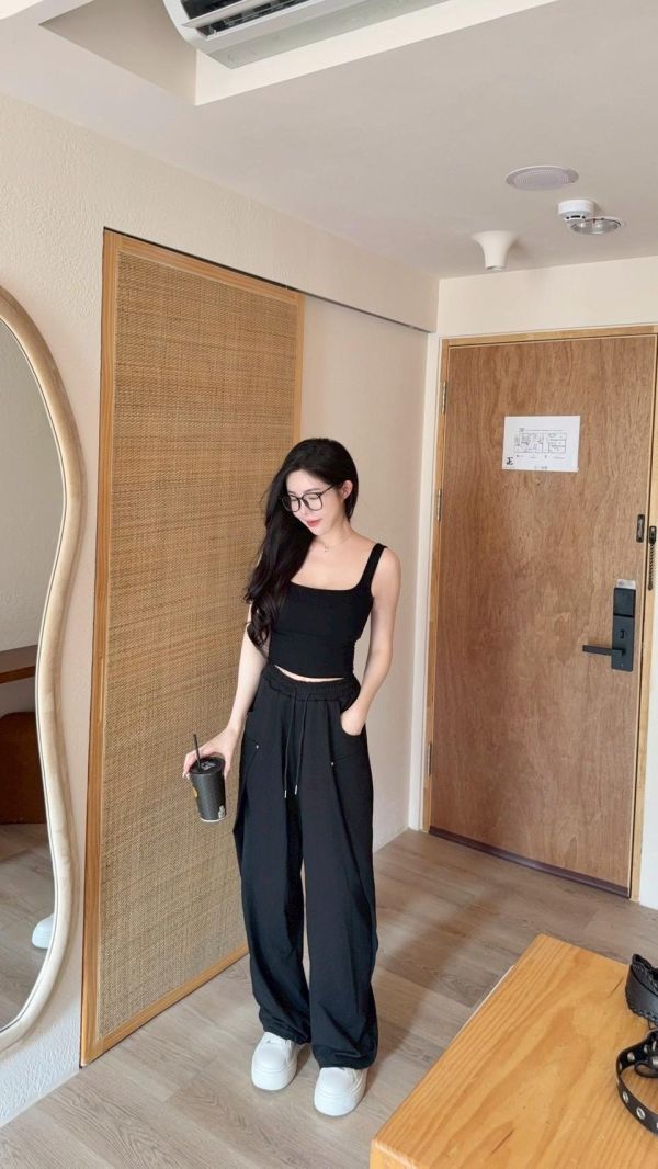 闆娘激推 ⋆ 歐美款方領小背心 