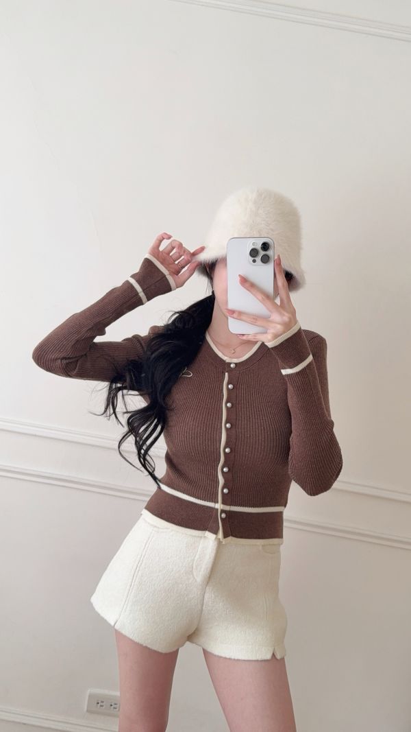 現貨 – 金釦毛呢修身短褲 