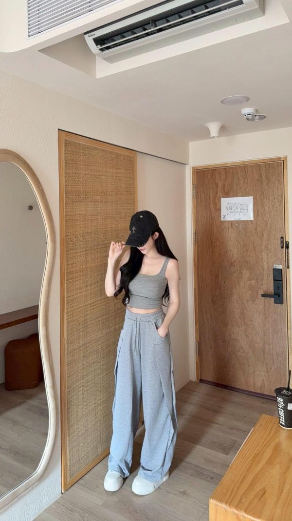 闆娘激推 ⋆ 歐美款方領小背心 