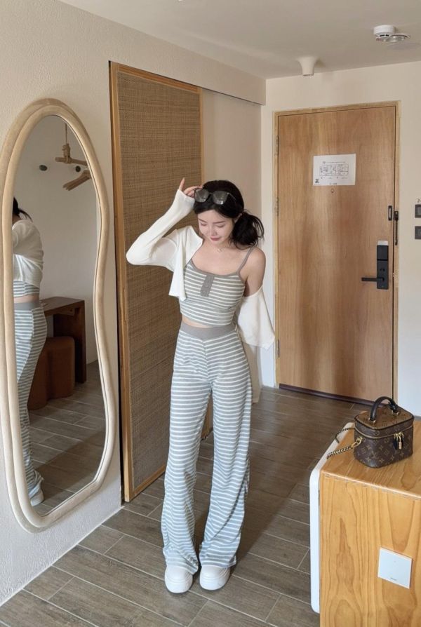 現貨 – 顯身材條紋套裝 