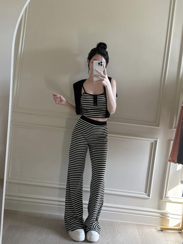 現貨 – 顯身材條紋套裝 