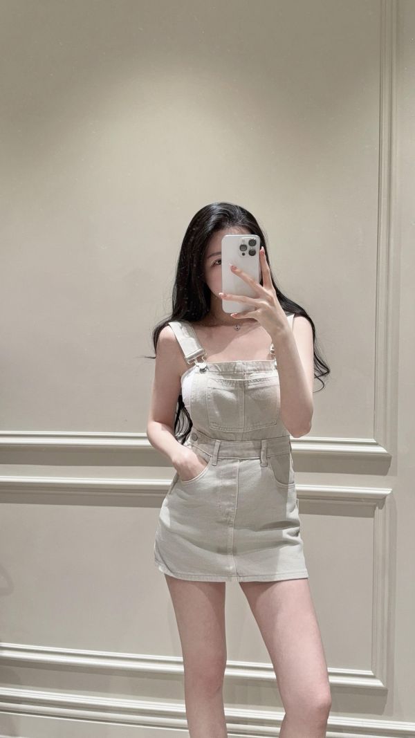 減齡吊帶牛仔短裙 