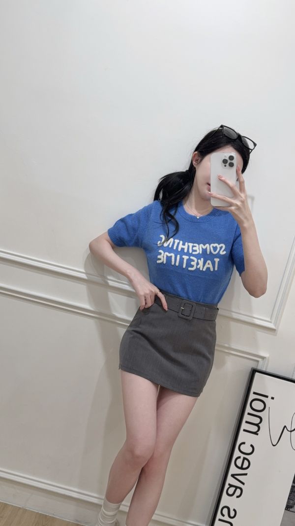 現貨 – 字母針織上衣 