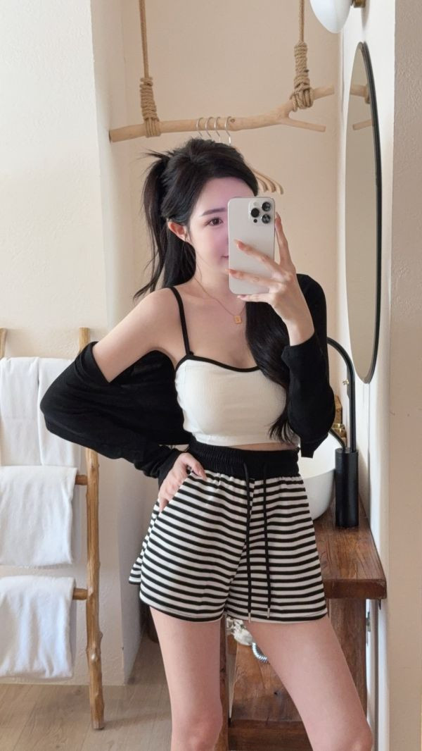 現貨 – 排釦針織小外套 