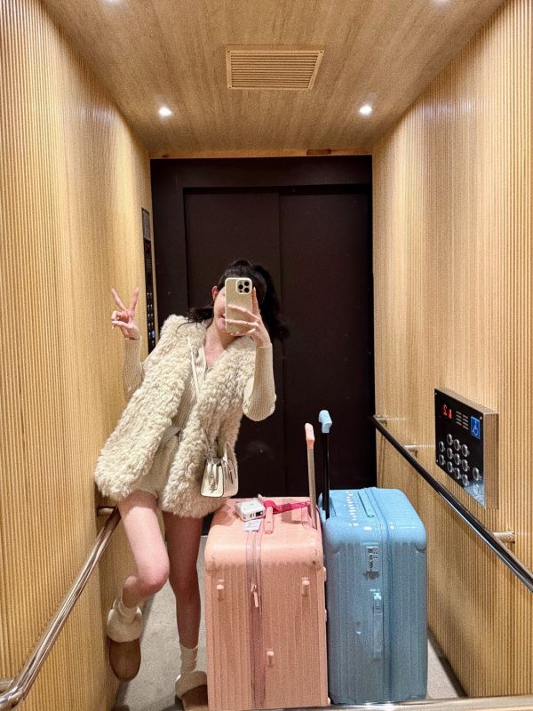 現貨 – 泰迪毛毛背心毛衣set 