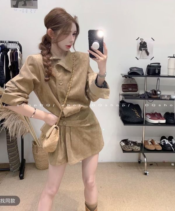 現貨 – 復古翻領麂皮連身裙 