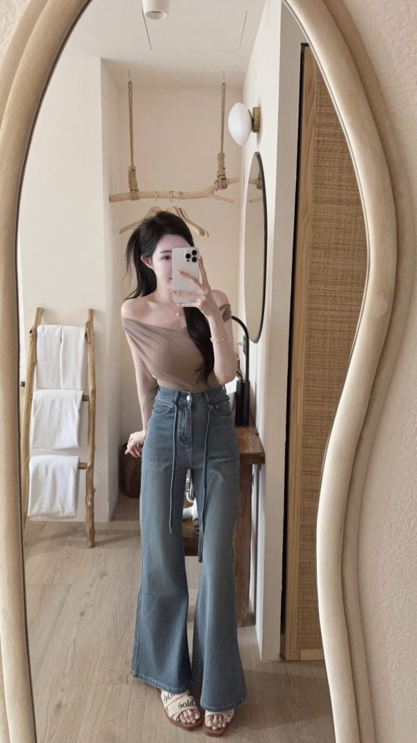 現貨 – 好身材垂領上衣 