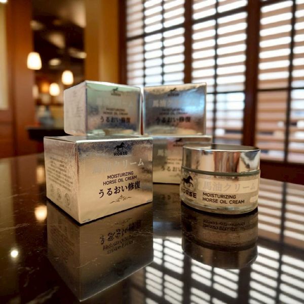 日本滋潤馬油霜 攜帶方便 隨時保持滋潤 