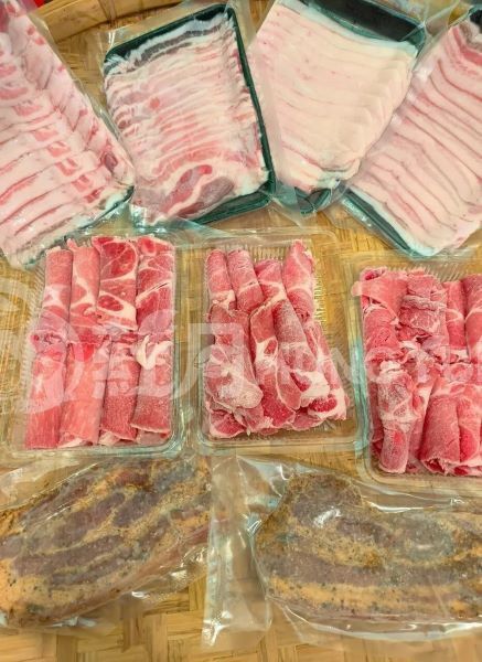 大口吃肉組來囉~~~超強組合一次登場 烤肉就是要大口吃肉!! 