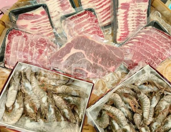 大口吃肉蝦蝦組~嚴選無毒大白蝦配上肉肉組合 烤肉絕配組合怎麼能錯過 