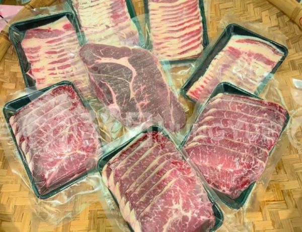 大口吃肉組來囉~~~超強組合一次登場 烤肉就是要大口吃肉!! 