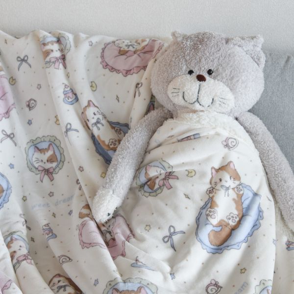 【柔軟度爆表】萌貓樂園牛奶絨毯子 