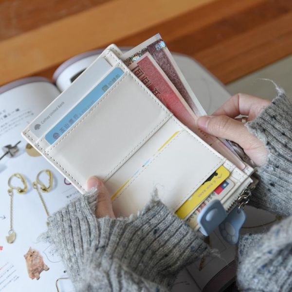 【一眼就心動】多巴胺刺繡貓咪短夾錢包 