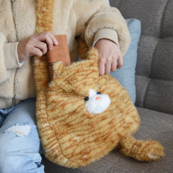 【專區贈品】可愛毛絨貓咪斜跨包 *款式隨機贈送* 