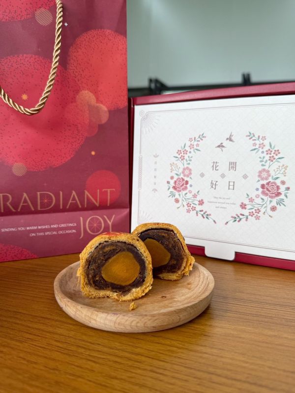 御饌椒香禮盒 麻辣蛋黃酥, 黑橋牌肉絨, 肉鬆蛋黃酥, 中秋禮盒, 6入蛋黃酥, 正經人月餅, 鹹蛋黃蛋黃酥, 麻辣月餅