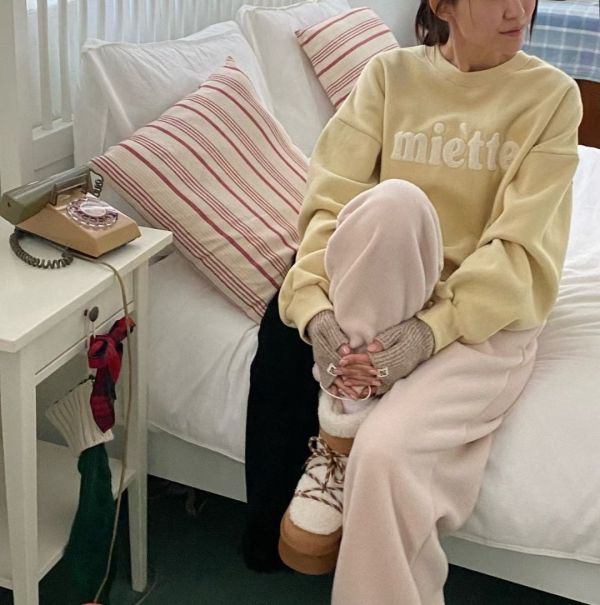 刺繡英字大學Ｔ 大學Ｔ