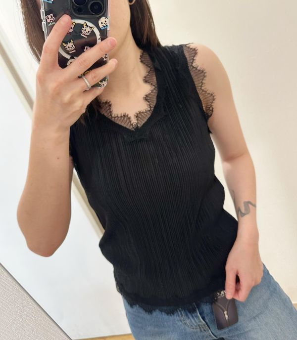 Ｖ領蕾絲背心 蕾絲背心