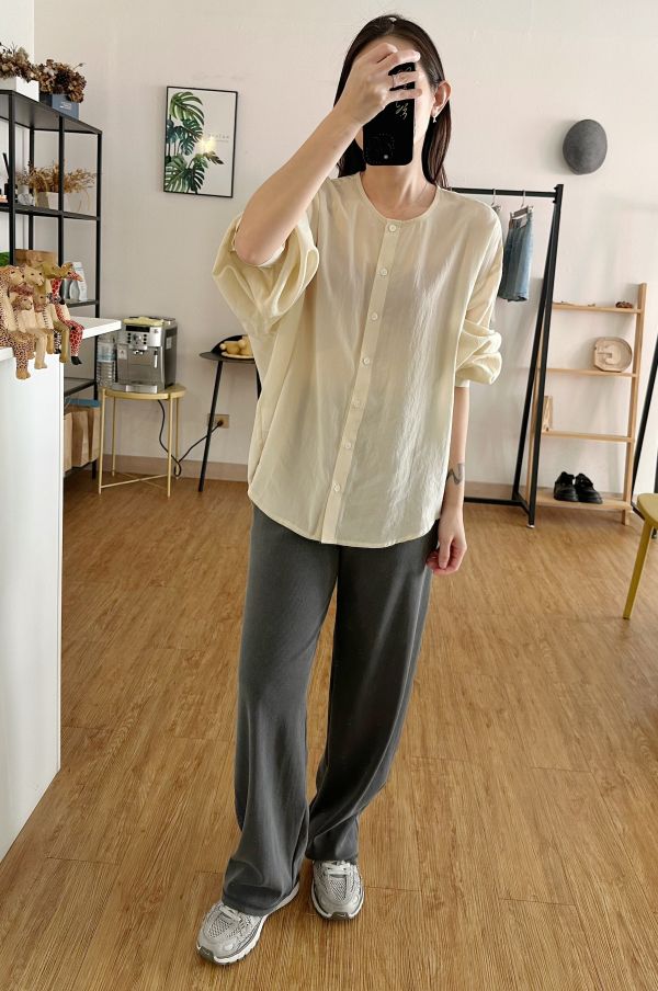 後開衩圓領襯衫 薄襯衫