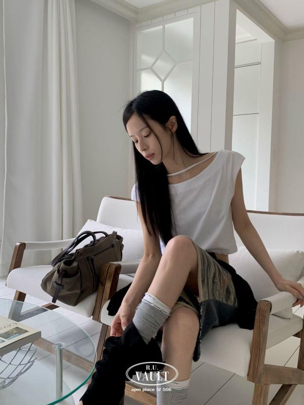 一字短版上衣 一字上衣