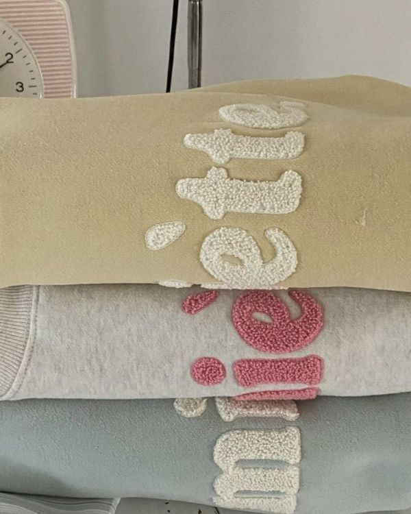 刺繡英字大學Ｔ 大學Ｔ