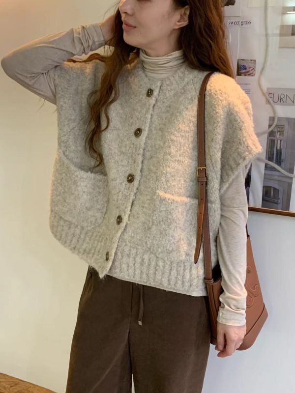 ＱＱ毛造型背心 羊毛造型背心