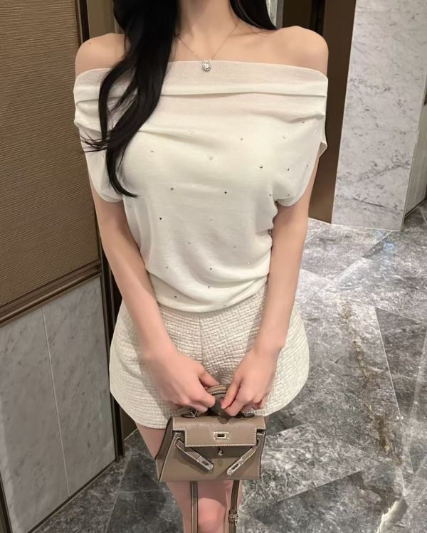 韓國碎鑽質感軟糯上衣 