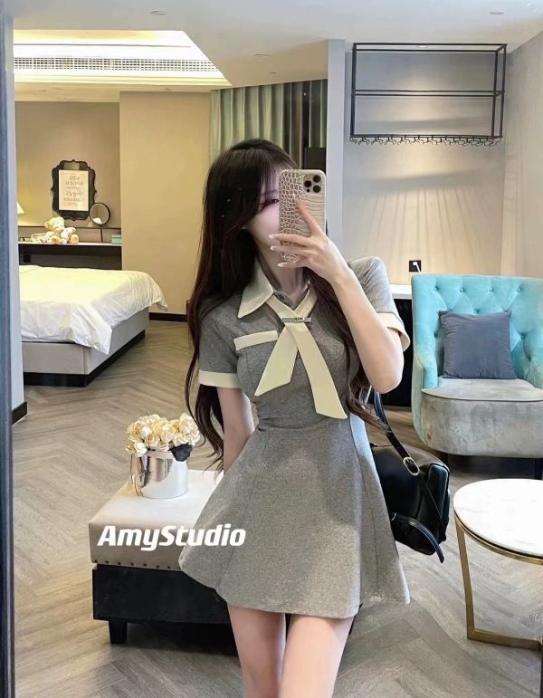 學院風連衣裙 