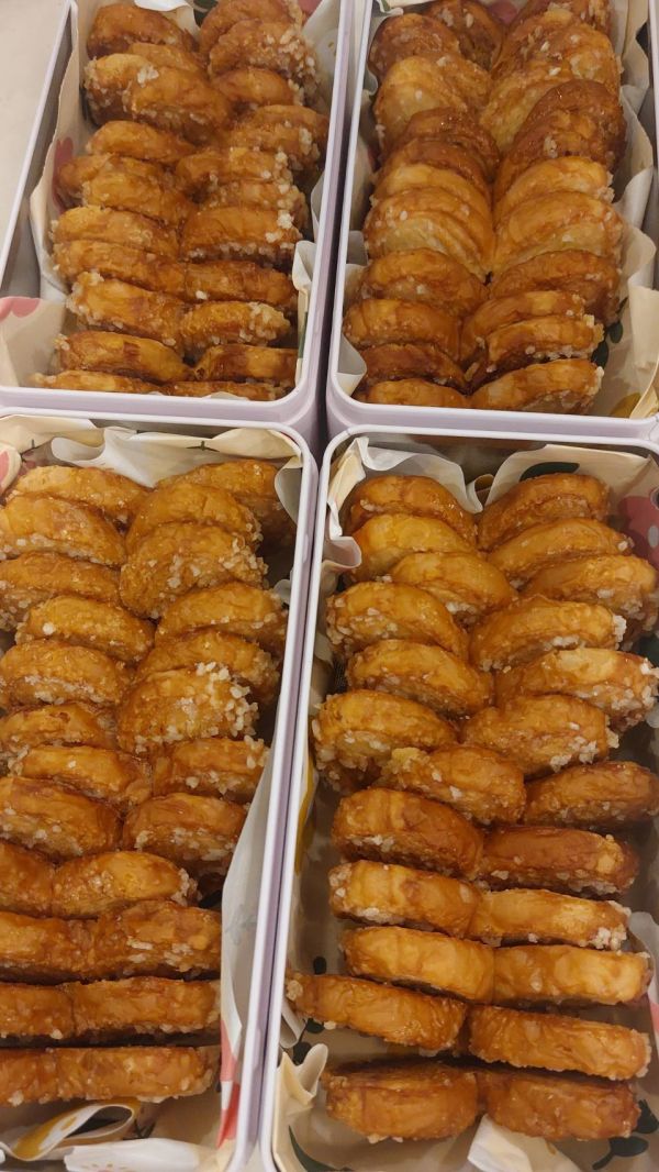 蝴蝶酥長鐵盒  歡迎至臉書討論訂購喔 