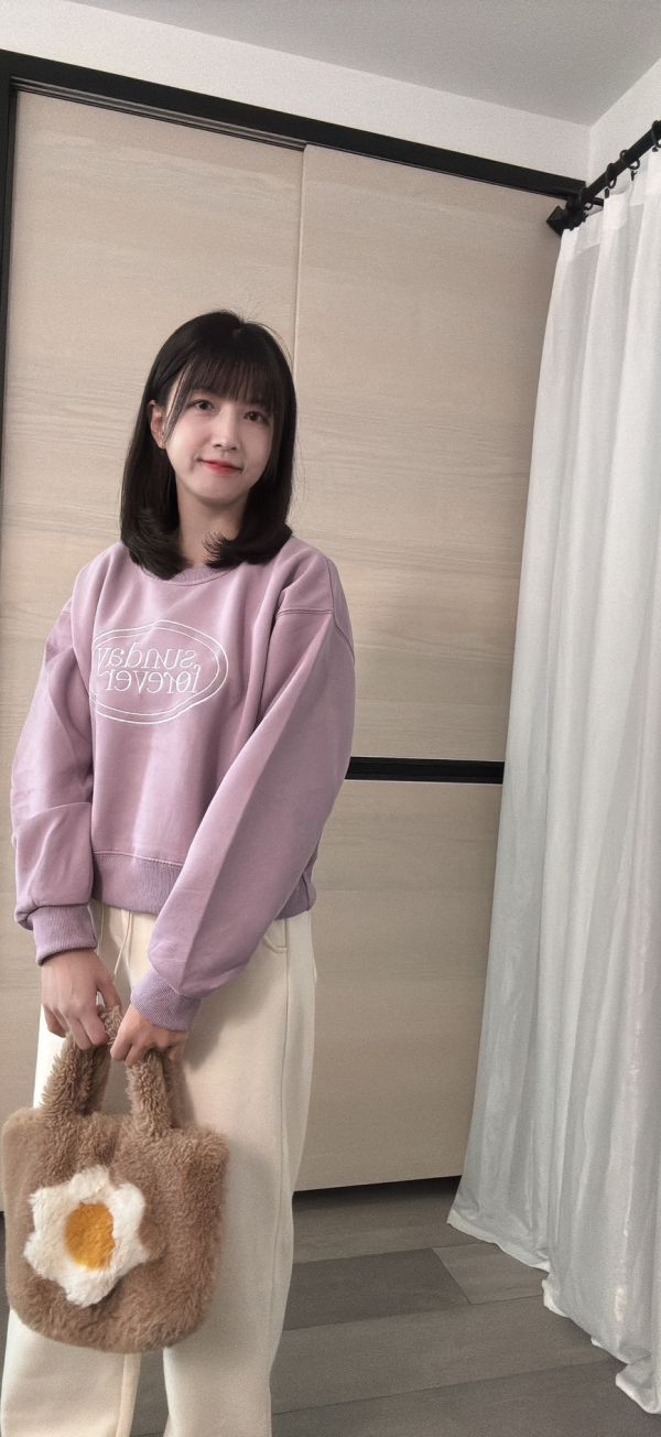 Sunday forever短版刺繡上衣 