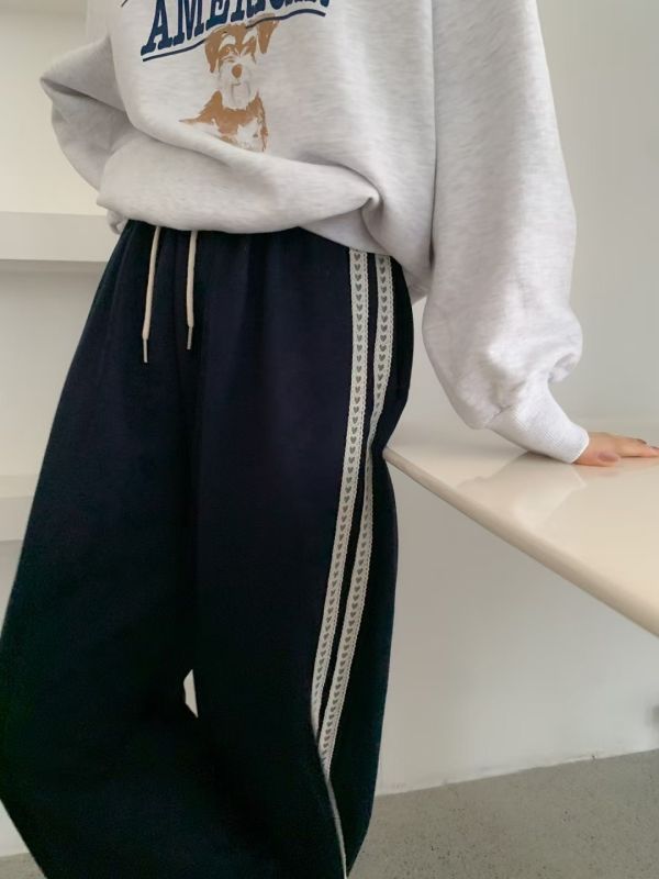 側邊愛心線條休閒棉褲 