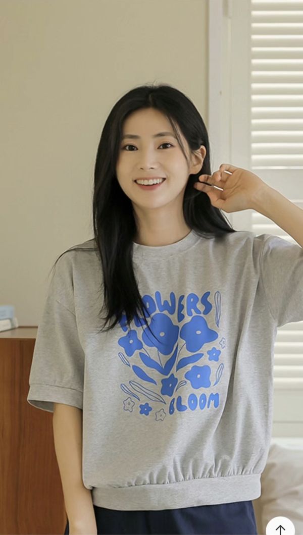Flowers花朵圖騰上衣 