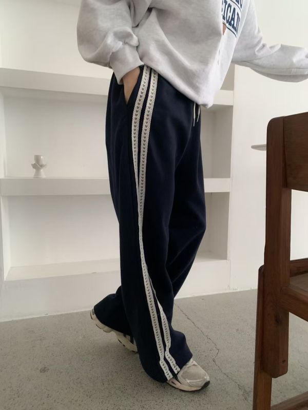 側邊愛心線條休閒棉褲 