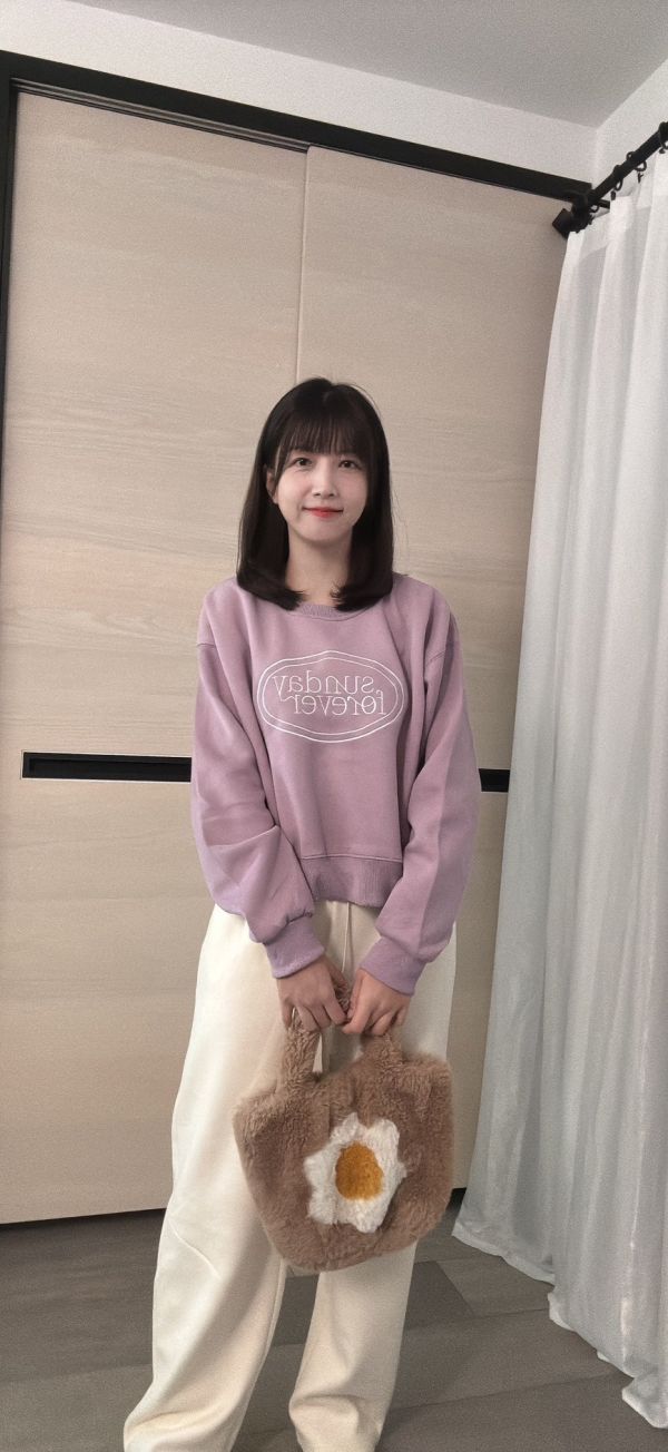 Sunday forever短版刺繡上衣 