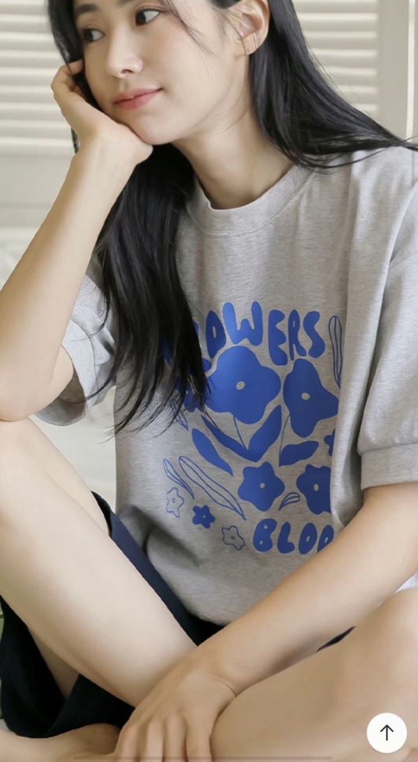 Flowers花朵圖騰上衣 