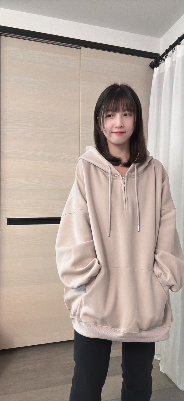OVER SIZE連帽半拉鍊衛衣 