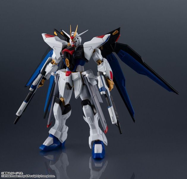 鋼彈 UNIVERSE ZGMF-X20A 攻擊自由鋼彈 