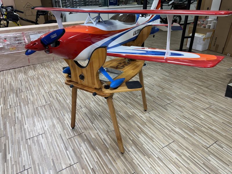 ENG 中型飛機置機架 台灣本地製作 手工木質材質 四腳穩固站立 一鍵收納 