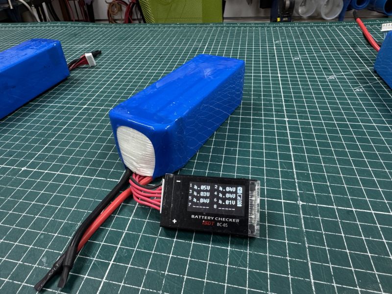 二手品出清 Li-Po 6s-4000mah 30C 三元鋰電池 低放電平台 放電特性超穩定 可放電到3.5v  使用不到10趟飛行，無暴力飛行使用過 