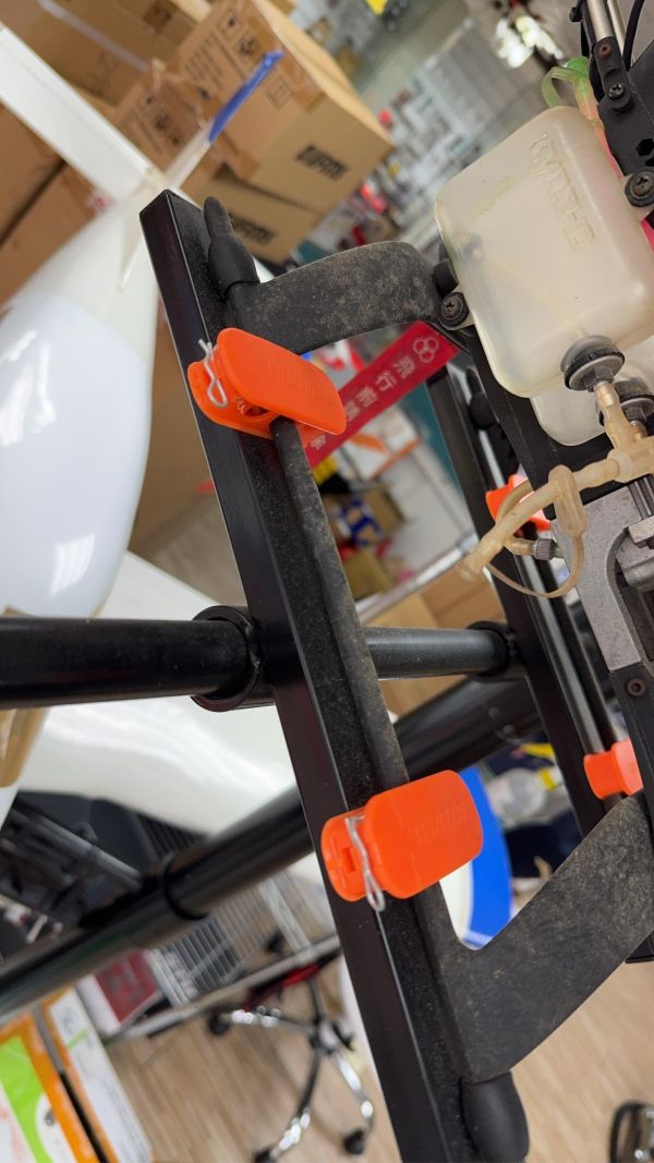 SupraX RCA1818 直昇機用壁掛固定夾扣 任何角度任你擺放心愛直升機 