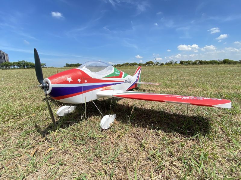 出清特價品  FUTABA SKYLEAF MASTER Jr. 40" EPO 遙控飛機 耐摔輕鬆上手 