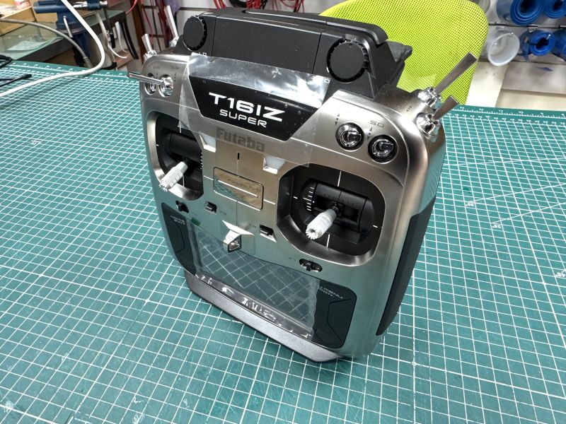 二手品 FUTABA T16IZsuper 9.99 成極新航模用遙控器 僅開機幾分鐘 老闆升級遙控器 空機 裸機 無接收機、包裝盒和所有配件 已升級最新版本 全機無傷痕 