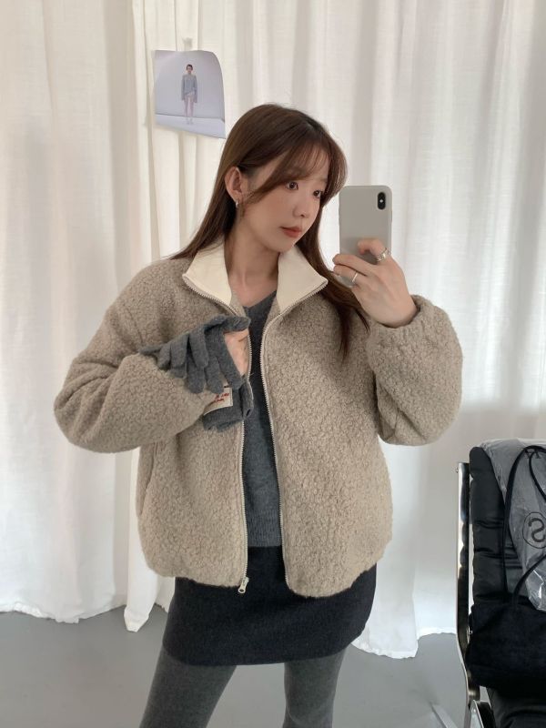 𝐍𝐞𝐰 𝟐𝟎𝟐𝟓 捲毛撞色領外套 