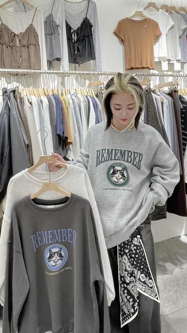 𝐍𝐞𝐰 𝟐𝟎𝟐𝟓 小黑貓衛衣 