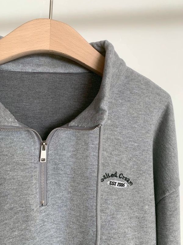 刺繡半拉鍊衛衣 